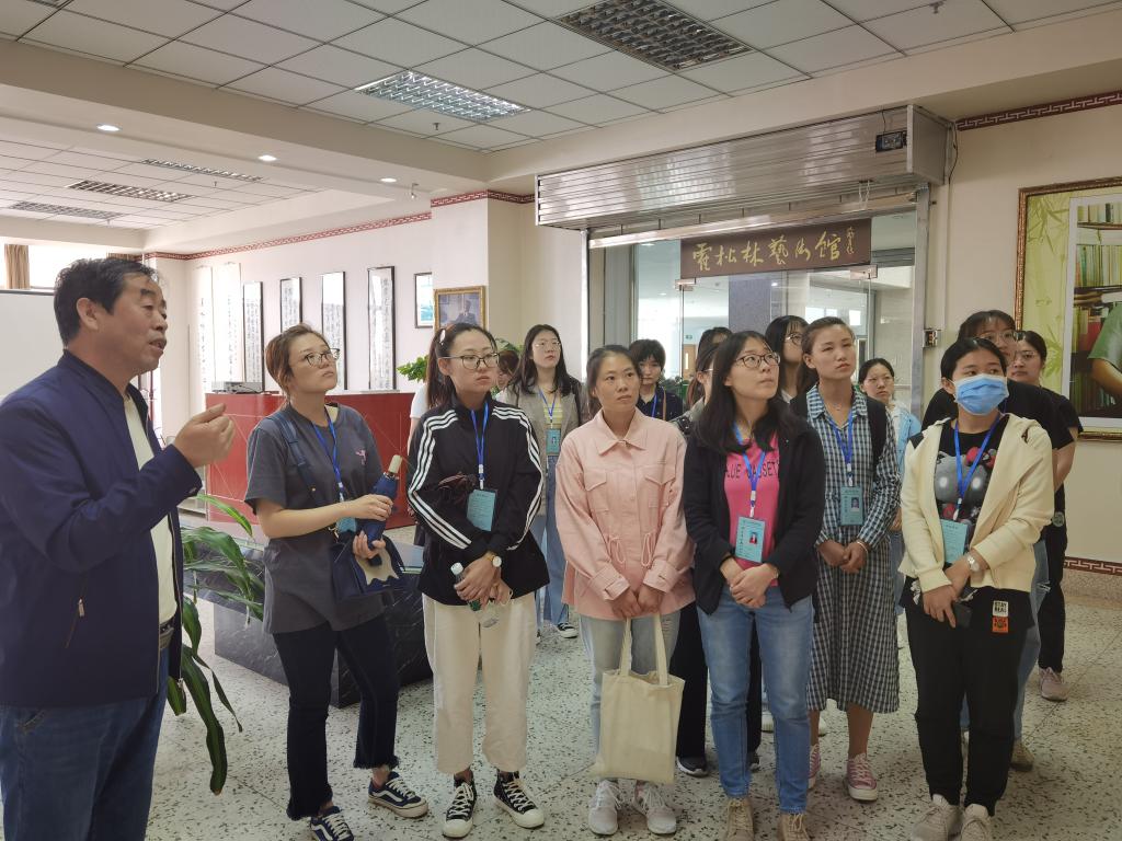 参观霍松林艺术馆